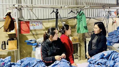 Công đoàn phường Thái Hòa kiểm tra tình hình lao động tại doanh nghiệp