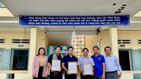 500 phần quà đến với học sinh vùng bão lũ Gia Lai