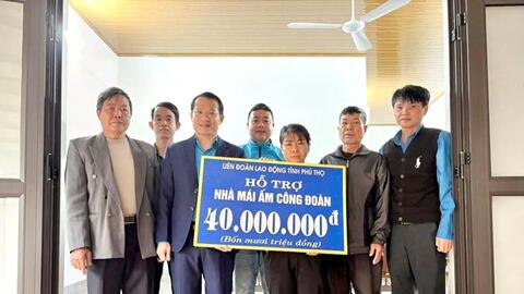 Trao nhà “Mái ấm Công đoàn” cho đoàn viên có hoàn cảnh khó khăn