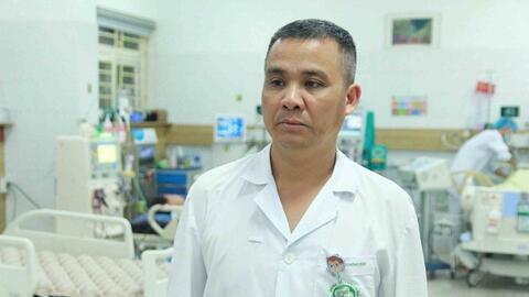 Nhập viện vì uống rượu không rõ nguồn gốc