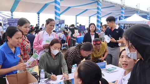 Nghệ An mở rộng tuyển dụng, gọi lao động xa quê trở về