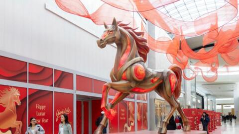 Tết Nguyên đán 2026, sắc xuân lan tỏa khắp châu Á và thế giới