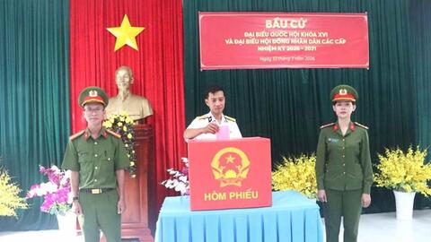 Rộn ràng ngày bầu cử sớm ở cụm đảo Hòn Khoai và Hòn Chuối