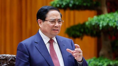 Thủ tướng: Thúc đẩy chuyển sang phương tiện giao thông điện, giảm phụ thuộc xăng dầu