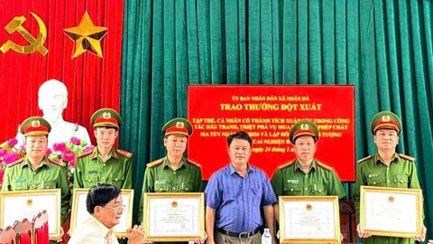 Bắt 3 đối tượng mua bán ma túy, thưởng nóng lực lượng phá án ở Ninh Bình