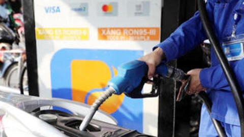 Xăng dầu được giảm đồng loạt 3 "sắc thuế" đến hết ngày 15/4