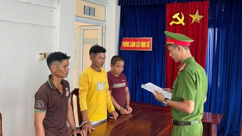 Khởi tố 3 đối tượng đánh người vỡ sọ chỉ vì bóp còi xua đàn trâu