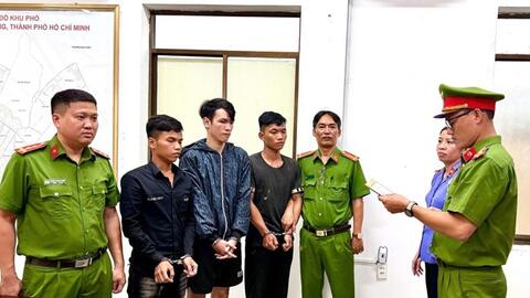 Tạm giữ 3 đối tượng trong vụ dùng mũ bảo hiểm đánh người đang lưu thông ở TPHCM
