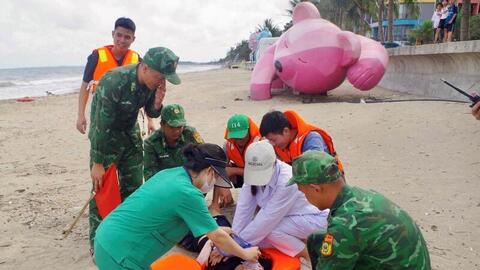 Thanh Hóa: Biển Hải Tiến tập luyện cứu nạn, nâng cao ứng phó sự cố