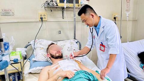Cứu bệnh nhân người Nga bị thủng tim, mang nhóm máu cực hiếm
