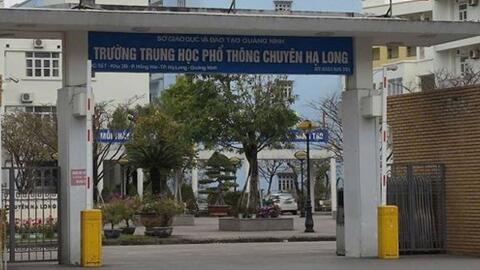 Chiều 22.6, học sinh Quảng Ninh làm thủ tục thi vào lớp 10