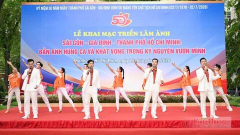 Triển lãm ảnh tái hiện bản anh hùng ca, khát vọng của TP. Hồ Chí Minh