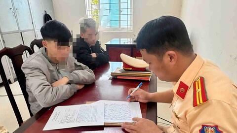 Thanh niên "bốc đầu" xe máy quay TikTok ở Lâm Đồng bị tịch thu phương tiện