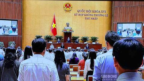 Quốc hội dành một phút mặc niệm Chủ tịch Quốc hội Lào Saysomphone Phomvihane