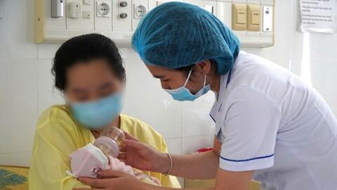 Hành trình kỳ diệu của bé gái sinh non chỉ nặng 1,2kg, không khóc không tự thở