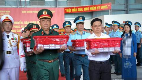 Máy bay vận chuyển 7.104 mẫu hài cốt liệt sĩ từ TPHCM ra Hà Nội để giám định ADN