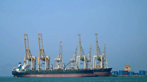 Thế giới ngày 25.8: Tàu chở dầu bị vật thể lạ tấn công ngoài khơi Oman