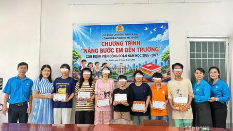 Công đoàn Cà Mau chăm lo học sinh khó khăn trước thềm năm học mới