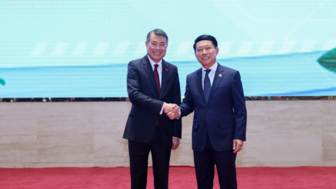 Hai Thủ tướng dự Hội nghị xúc tiến đầu tư Việt Nam - Lào: 'Gắn kết chiến lược' trong lĩnh vực kinh tế