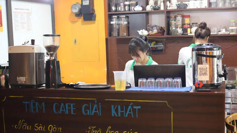 Khát việc làm  sinh viên chấp nhận mắc "bẫy"