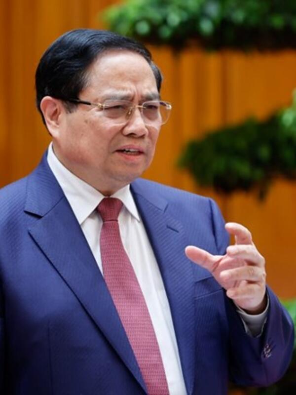 Thủ tướng: Thúc đẩy chuyển sang phương tiện giao thông điện, giảm phụ thuộc xăng dầu