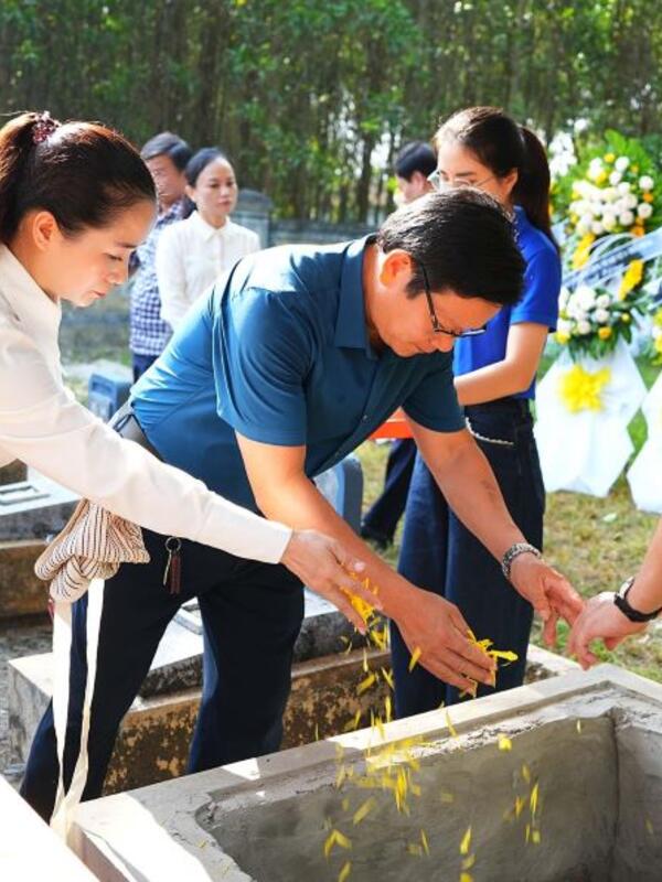 Truy điệu, an táng hài cốt liệt sĩ được tìm thấy trong hầm chiến đấu ở đồi Fulo