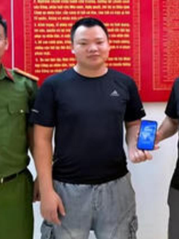 Hỗ trợ người dân nhận lại 300 triệu đồng chuyển khoản nhầm