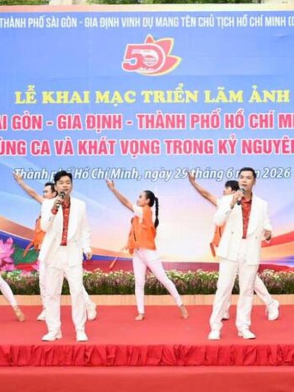 Triển lãm ảnh tái hiện bản anh hùng ca, khát vọng của TP. Hồ Chí Minh