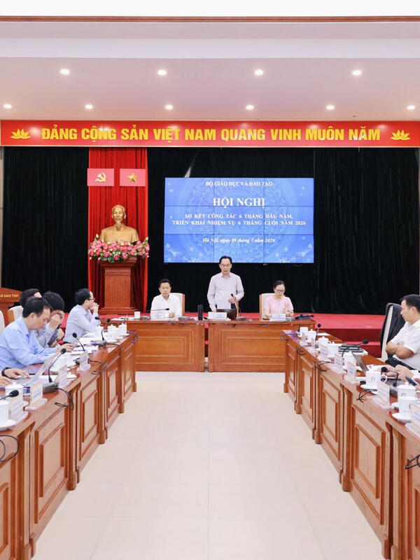 Bộ trưởng Bộ GD&ĐT Hoàng Minh Sơn yêu cầu đánh giá toàn diện Kỳ thi tốt nghiệp THPT 2026