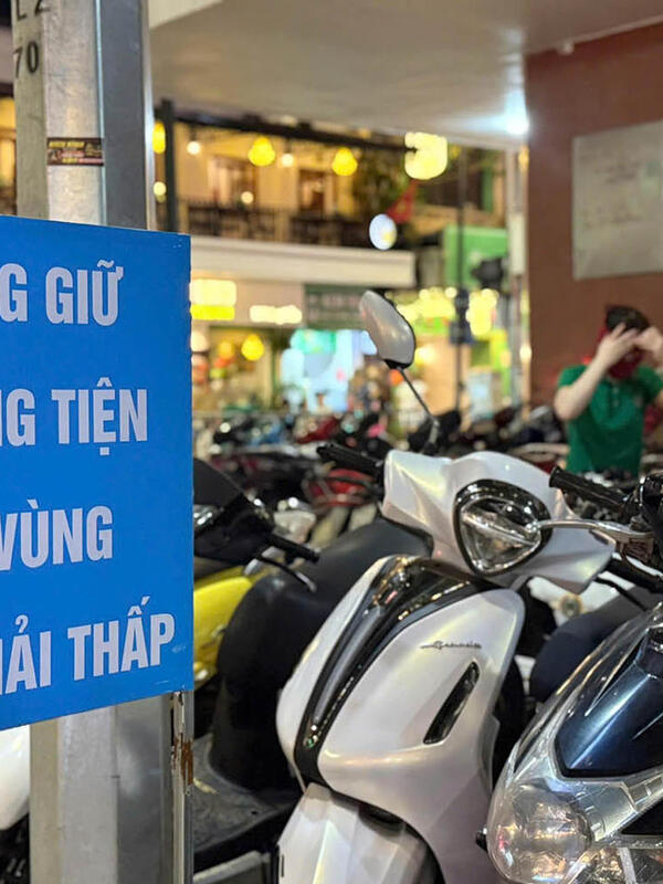 Hà Nội: Nhịp sống ở "lõi" vùng phát thải thấp sau 3 tuần thí điểm