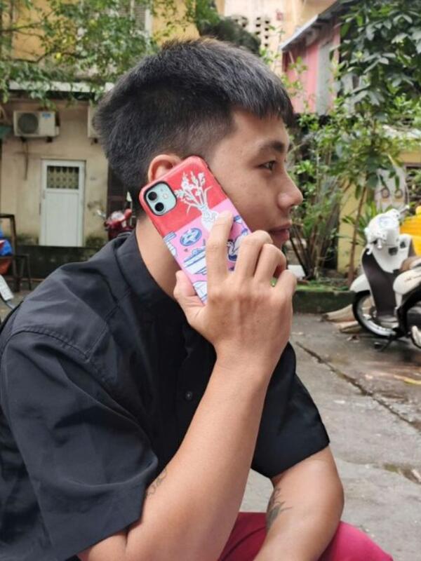 Xu hướng giới trẻ bỏ lời chào, e sợ khi nghe điện thoại