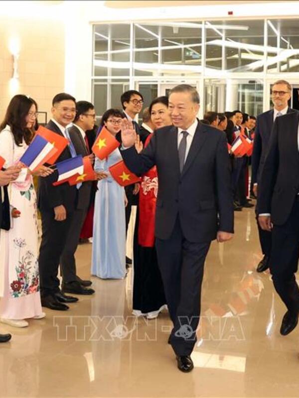 Tổng Bí thư, Chủ tịch nước Tô Lâm bắt đầu thăm chính thức Cộng hòa Pháp