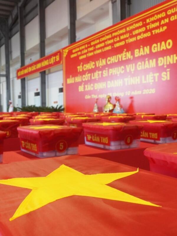 Vận chuyển 15.401 mẫu hài cốt liệt sĩ ra Hà Nội giám định ADN