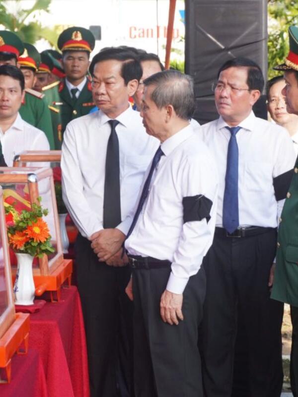 Cần Thơ truy điệu, an táng 120 hài cốt liệt sĩ