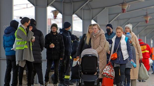 Hàng trăm nghìn người tị nạn Ukraina ở Mỹ bị dừng trợ cấp thực phẩm