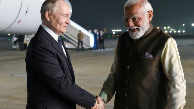 Chuyên cơ chở ông Putin đến Ấn Độ gây sốt toàn cầu