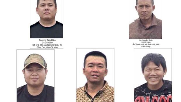 Khởi tố nhóm đối tượng dàn cảnh mua bán thiên thạch để cướp 1,5 tỉ đồng