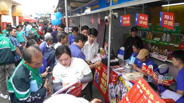 Chợ Tết Công đoàn tiếp sức cho người lao động