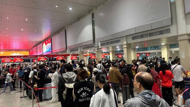 Sân bay Tân Sơn Nhất dự kiến đón lượt khách kỷ lục trong ngày 26 Tết