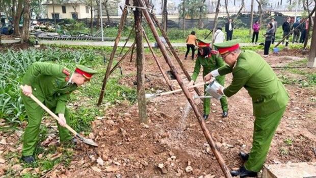 Công an Hà Nội đặt mục tiêu trồng khoảng 1,72 triệu cây xanh năm 2026