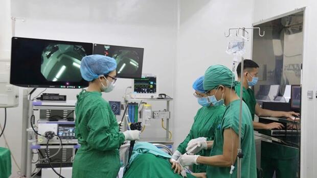 500 triệu đồng và bài toán giữ chân bác sĩ công lập