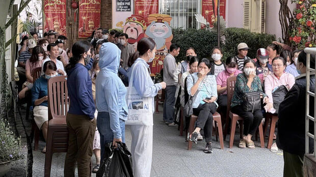 TP. Hồ Chí Minh: Tiệm vàng đông khách từ sớm trước ngày vía Thần Tài