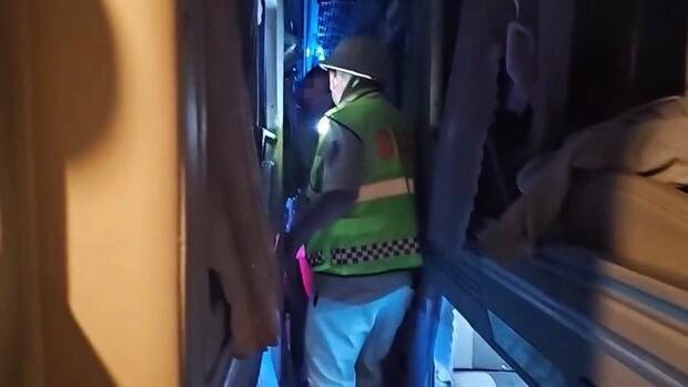 Xử phạt tài xế và chủ xe khách giường nằm chở quá 8 hành khách trên cao tốc