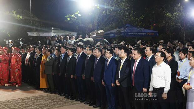 Lễ khai ấn linh thiêng tại đền Trần