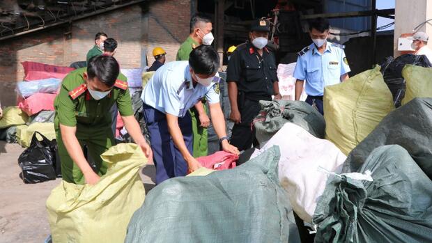 Buôn lậu ở biên giới An Giang: Dùng biển số giả, đai vác hàng nửa đêm tránh truy bắt