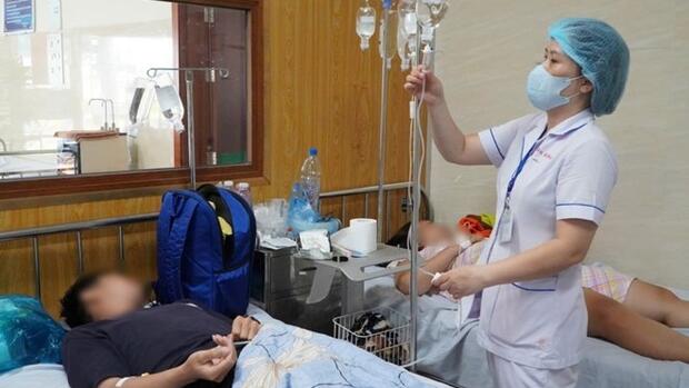 Số người nghi ngộ độc thực phẩm sau ăn bánh mì ở Vũng Tàu tăng lên 79 ca