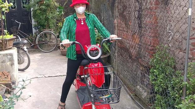 Người lao động tính toán cách tiết kiệm chi phí đi lại khi giá xăng tăng cao