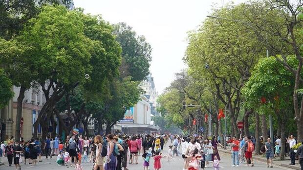 Tạm dừng hoạt động phố đi bộ khu vực hồ Hoàn Kiếm