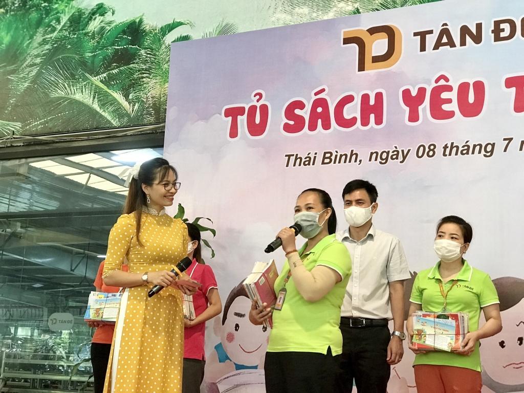Trao yêu thương đến các bạn nhỏ trong
