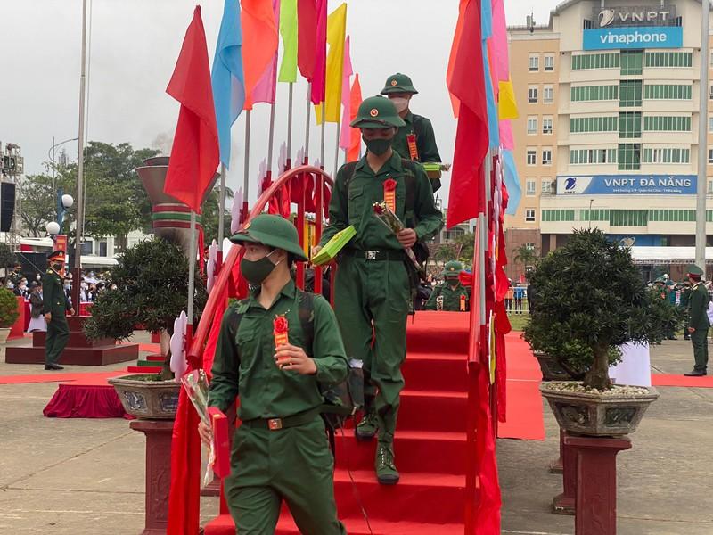 Thanh niên tự hào lên đường nhập ngũ ảnh 3